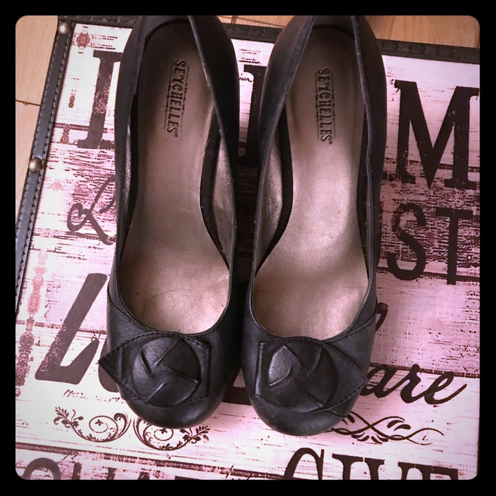Shoe